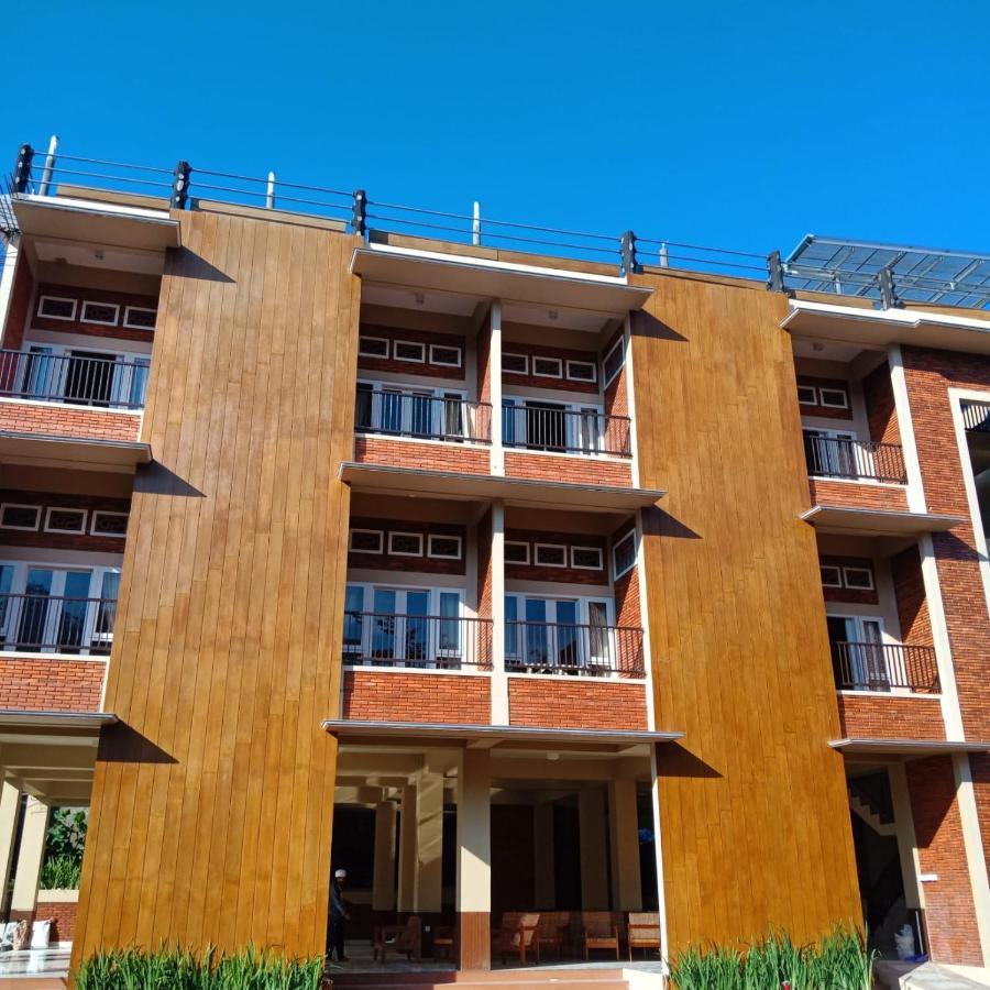 Urbanview Syariah Insani Cisarua Puncak Hotel
