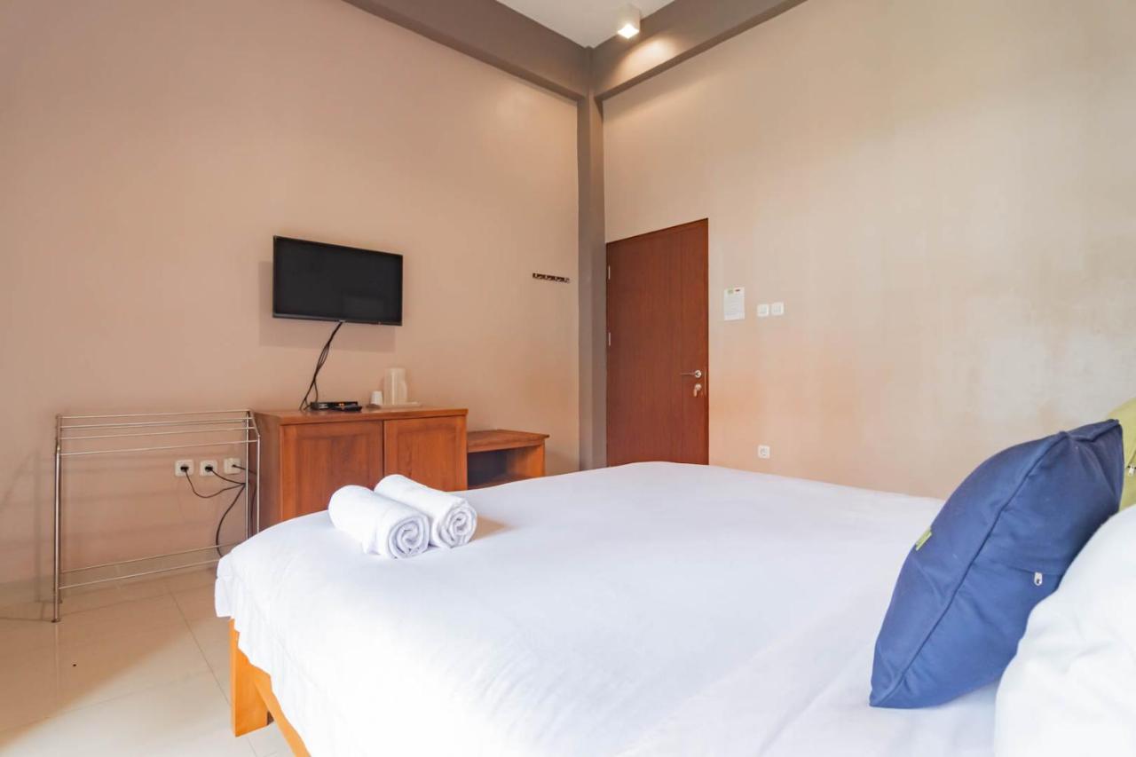 Urbanview Syariah Insani Cisarua Puncak 3* Bogor