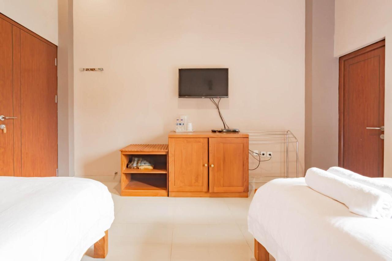 Urbanview Syariah Insani Cisarua Puncak 3*