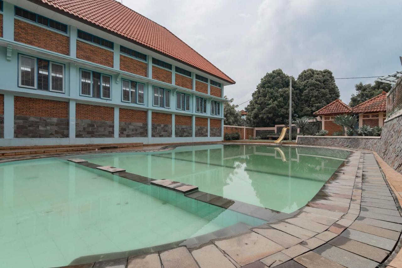 Urbanview Syariah Insani Cisarua Puncak Bogor