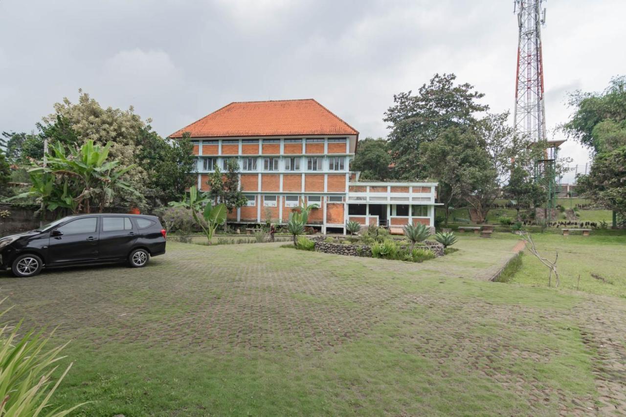 Urbanview Syariah Insani Cisarua Puncak
