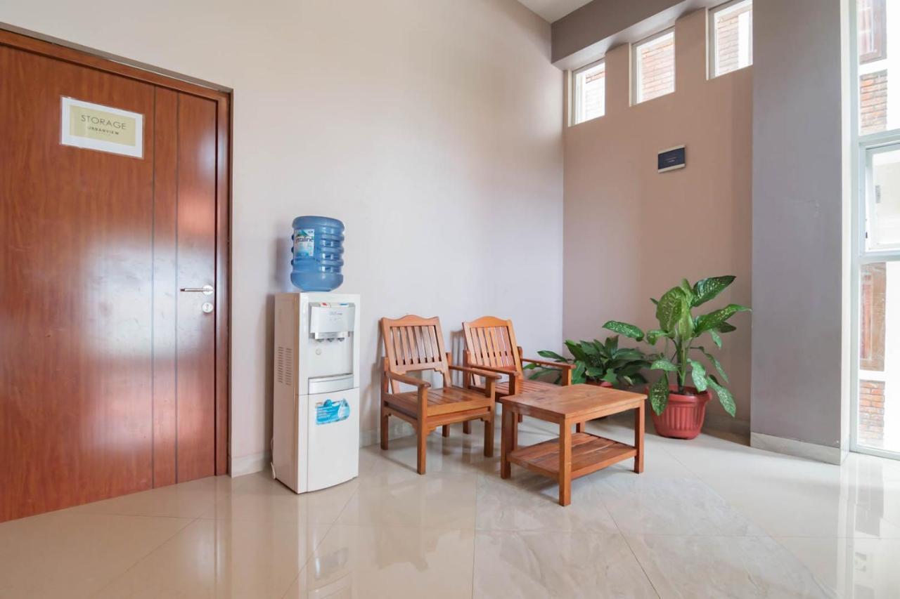 Urbanview Syariah Insani Cisarua Puncak Hotel