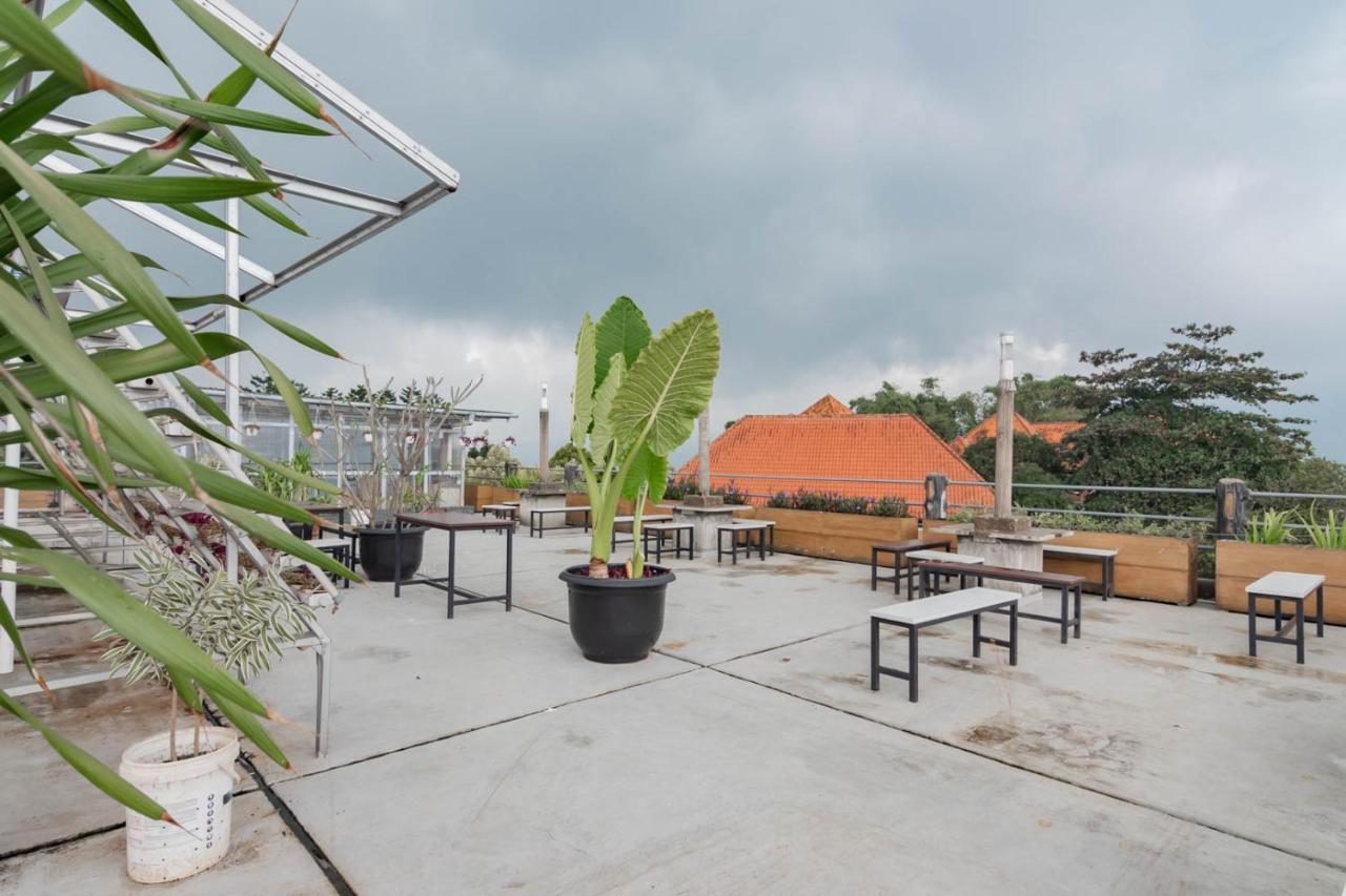 Urbanview Syariah Insani Cisarua Puncak