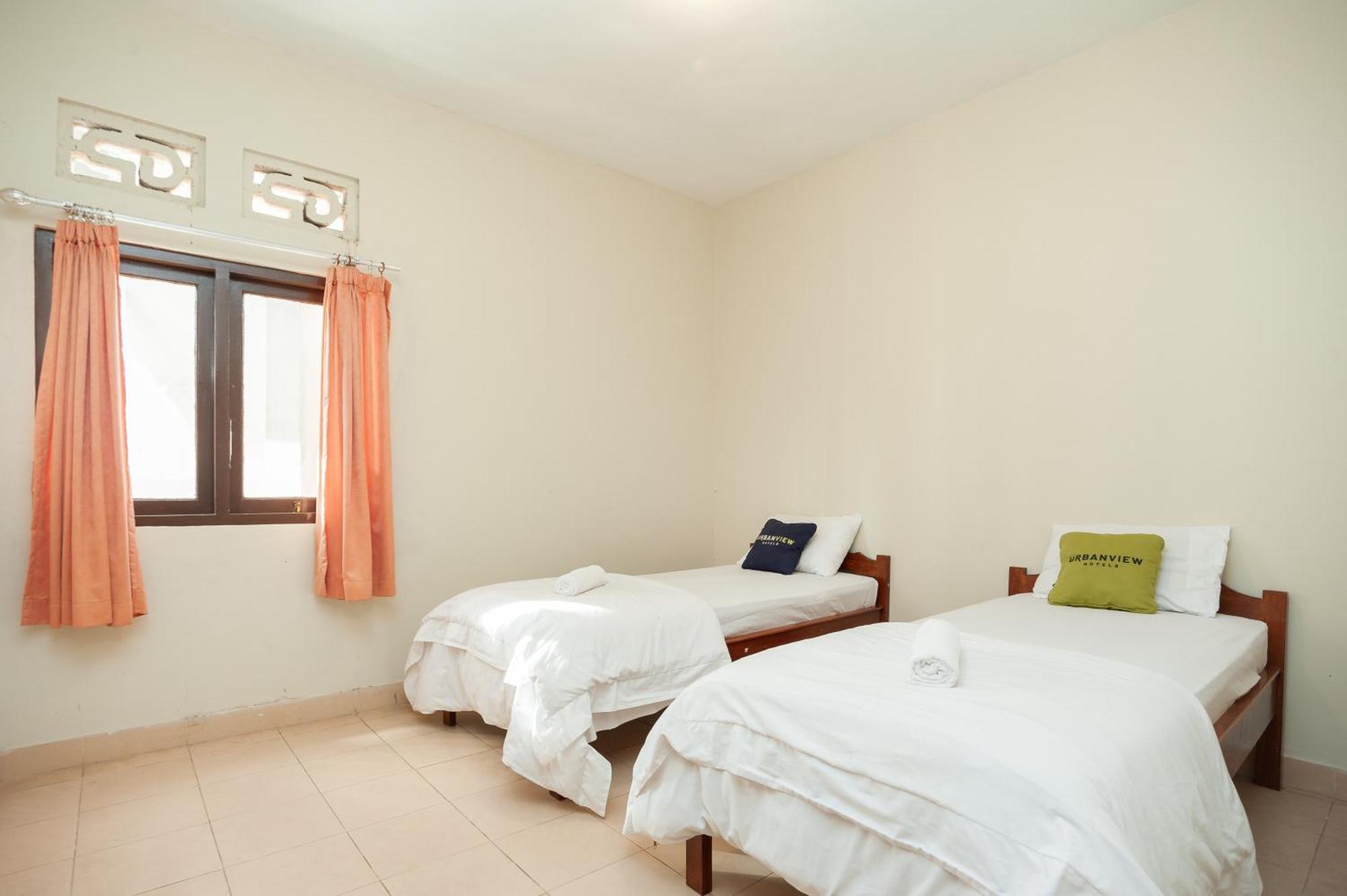 Urbanview Syariah Insani Cisarua Puncak Hotel 3*