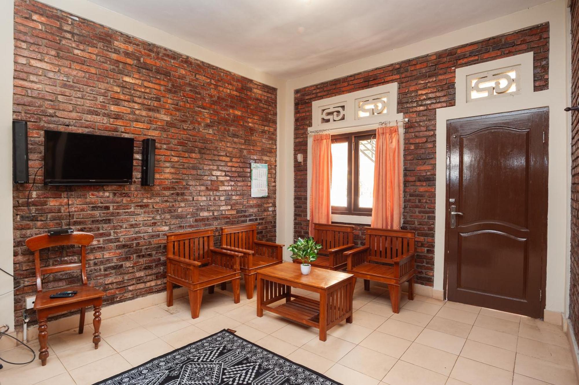 Hotel Urbanview Syariah Insani Cisarua Puncak