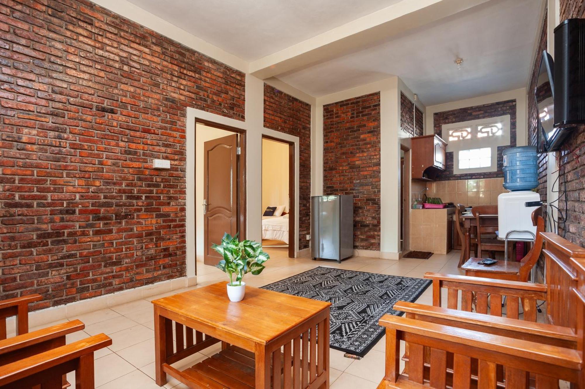Hotel Urbanview Syariah Insani Cisarua Puncak Bogor